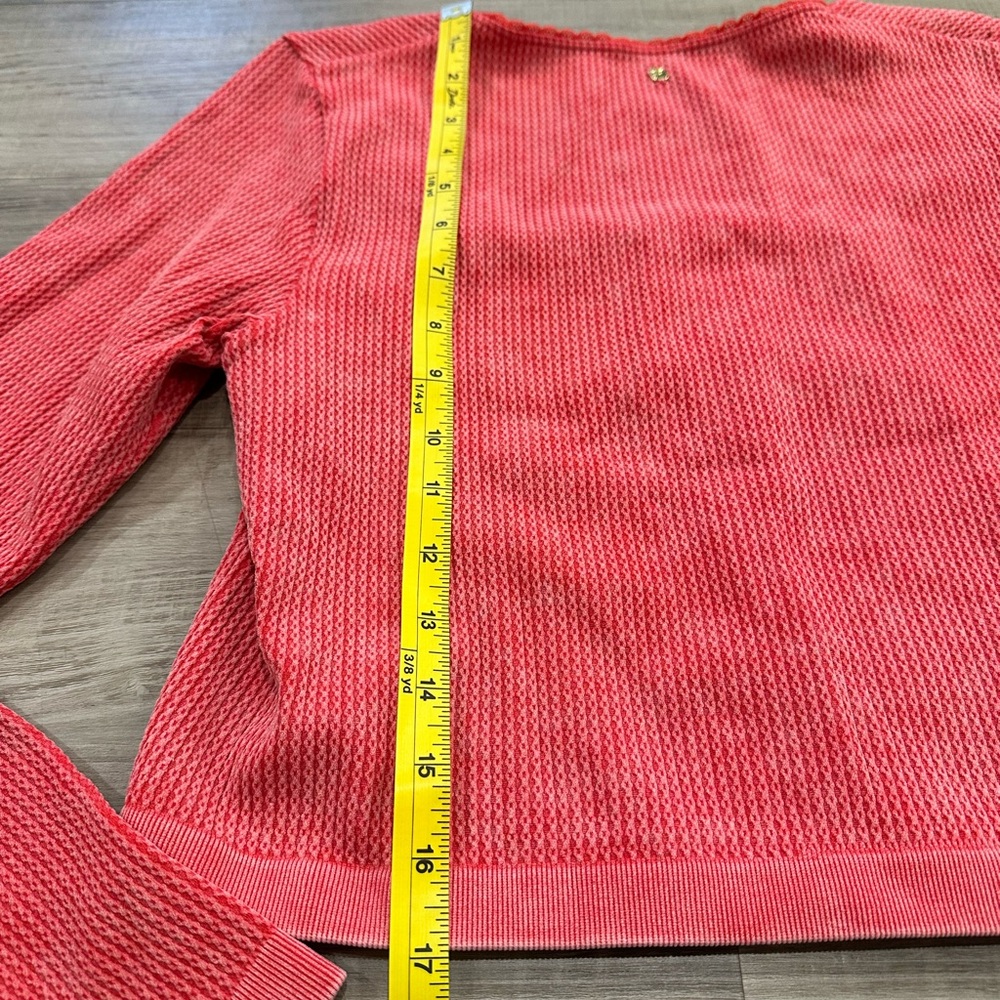 Fabletics Cable Knit Long Sleeve Cropped Top – Strawberry Red Wash M/L - Picture 6 of 7